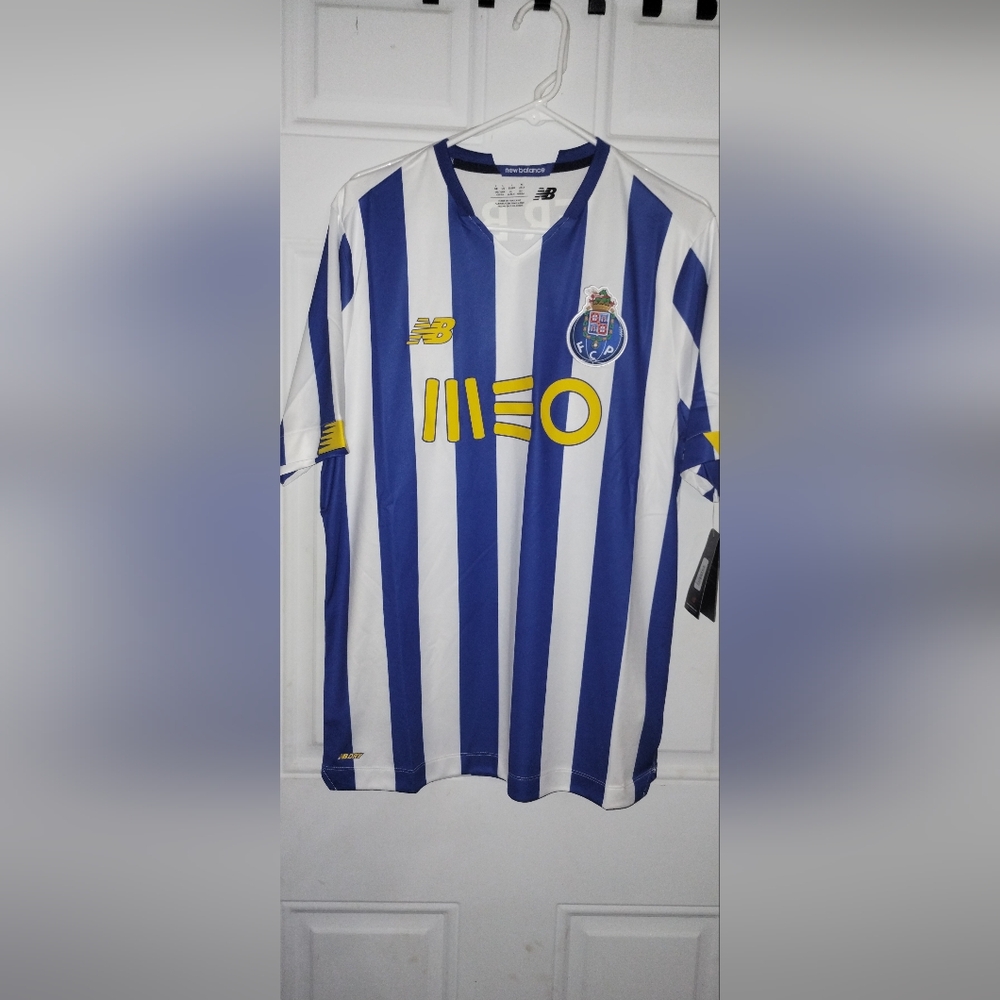COPY - Show your support for FC Porto with this official 2020/2021 home jersey …